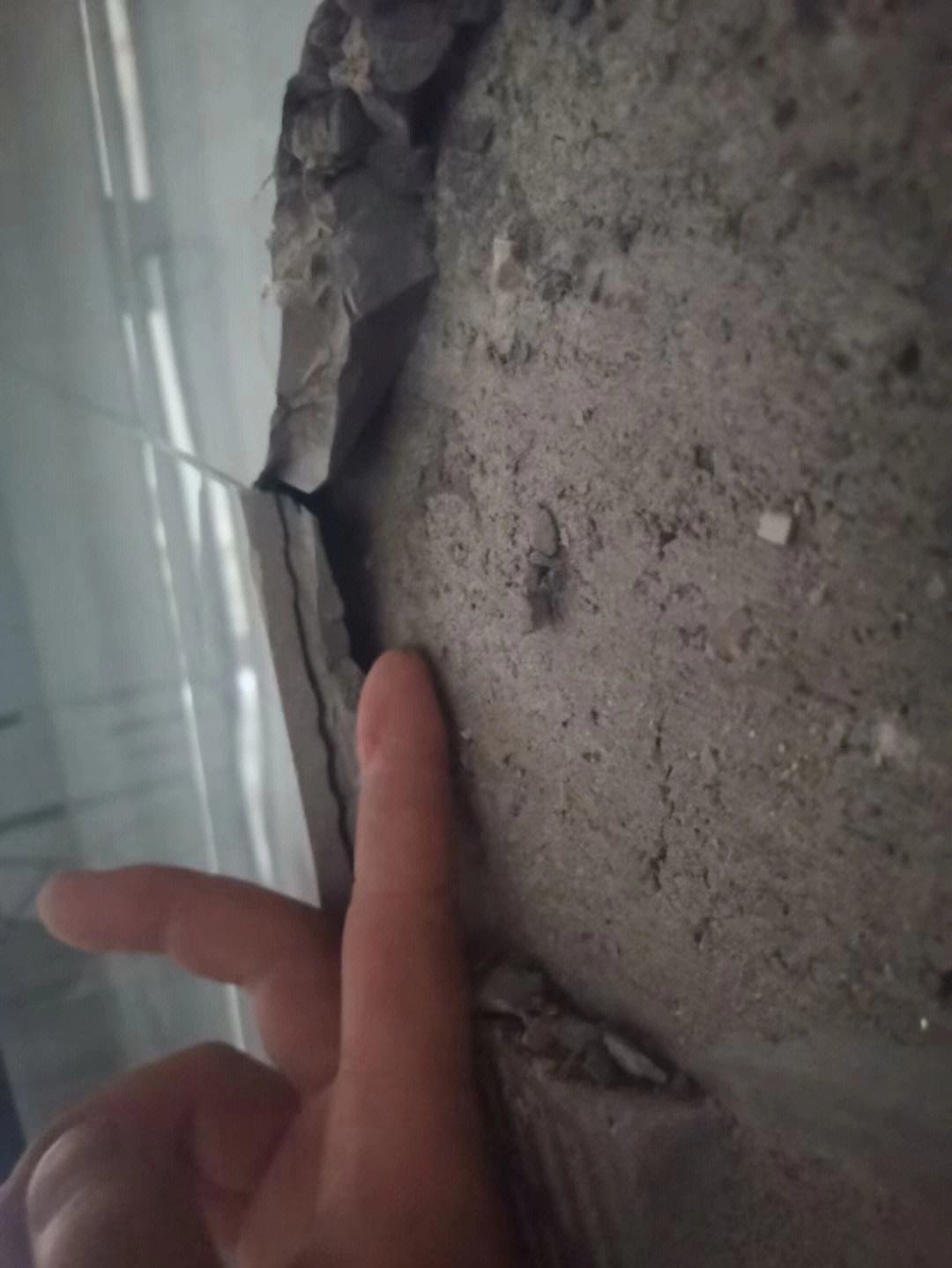 墙砖翘边是瓷砖问题还是手工问题(墙砖翘边是瓷砖问题还是手工问题呢) 墙砖翘边是瓷砖问题还是手工问题(墙砖翘边是瓷砖问题还是手工问题呢)